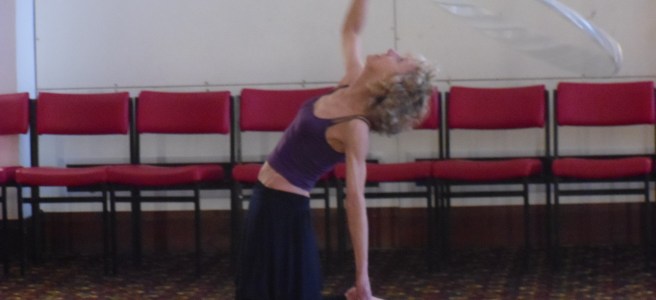 Linda kézzel-lábbal pörget