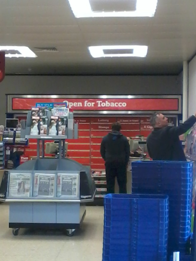 dohánybolt szupermarketben